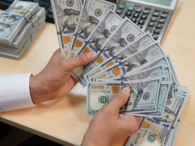 Tỷ giá USD hôm 10/3: Đồng USD tăng nhẹ, “chợ đen” vọt lên trên 27.000 đồng
