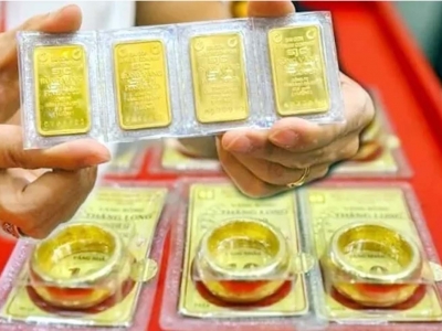 Giá vàng hôm 17/1/2026: Vàng SJC và vàng nhẫn tiếp tục giảm, chênh lệch mua - bán duy trì ở mức lớn