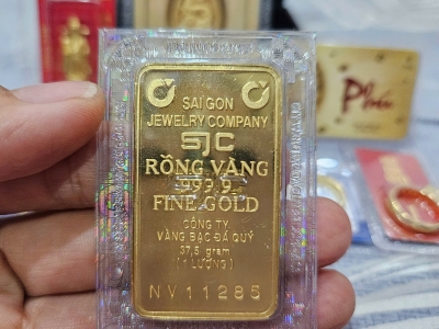 Giá vàng hôm 10/4: Trong nước giảm sâu, thế giới tăng nhẹ  
