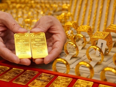 Giá vàng hôm nay 8/8: Vàng thế giới vượt 4.300 USD  