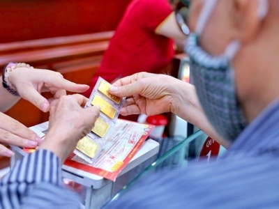 Giá vàng hôm nay 19/10: SJC đứng yên ở 143,6 triệu đồng/lượng  