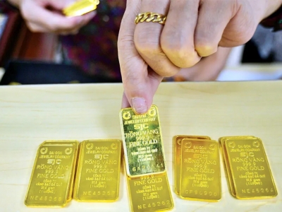 Giá vàng hôm 24/10: Vàng SJC và vàng nhẫn đi ngang, giao dịch trầm lắng