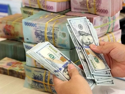 Tỷ giá USD hôm 7/11: Thị trường tự do tiếp tục tăng mạnh