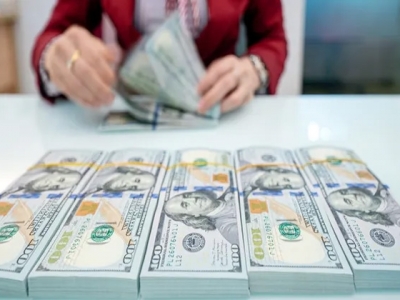 Tỷ giá USD hôm nay 9/12/2025: Thị trường tự do giảm nhẹ, trong ngân hàng tiếp tục đi lên