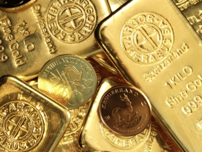 Giá vàng hôm 09/9: Tăng nhẹ nhưng vẫn đối diện nguy cơ giảm