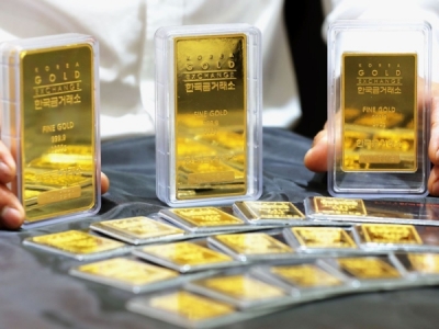 Giá vàng hôm 22/12: Vàng hồi phục nhẹ, USD lao dốc