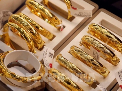 Giá vàng hôm 05/10: Tăng sốc, vượt 1.700 USD/ounce