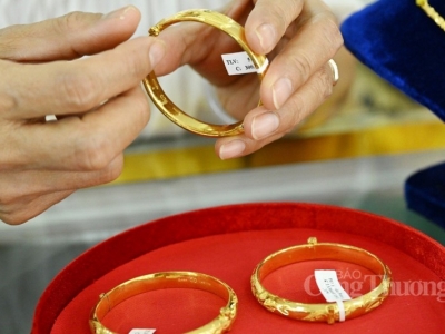 Giá vàng hôm 7/12/2023: Vàng trong nước đồng loạt đảo chiều giảm nhẹ
